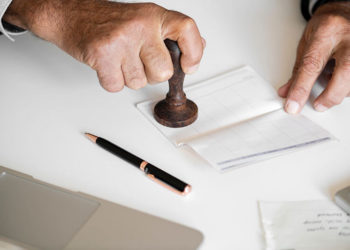 FURS odgovarja na vprašanja v zvezi s finančnimi računi iz tujine