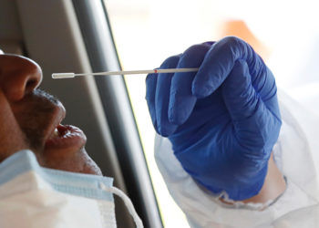 AVSTRIJA UVAJA NEGATIVNI TEST, KOT POGOJ ZA PRESTOP MEJE TUDI ZA ČEZMEJNE DELAVCE