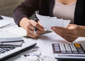 FURS in avstrijski Finanzamt množično pozivata k vložitvi dohodninskih napovedi za pretekla leta